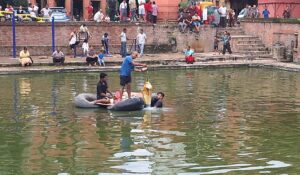 नाग पोखरीमा मेला, दूधले अभिषेक गरी पूजा