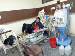 मिर्गौला फेल भएका कैलाशको उपचार रोकियो, प्रशासनको दस्तखतको पर्खाइ !