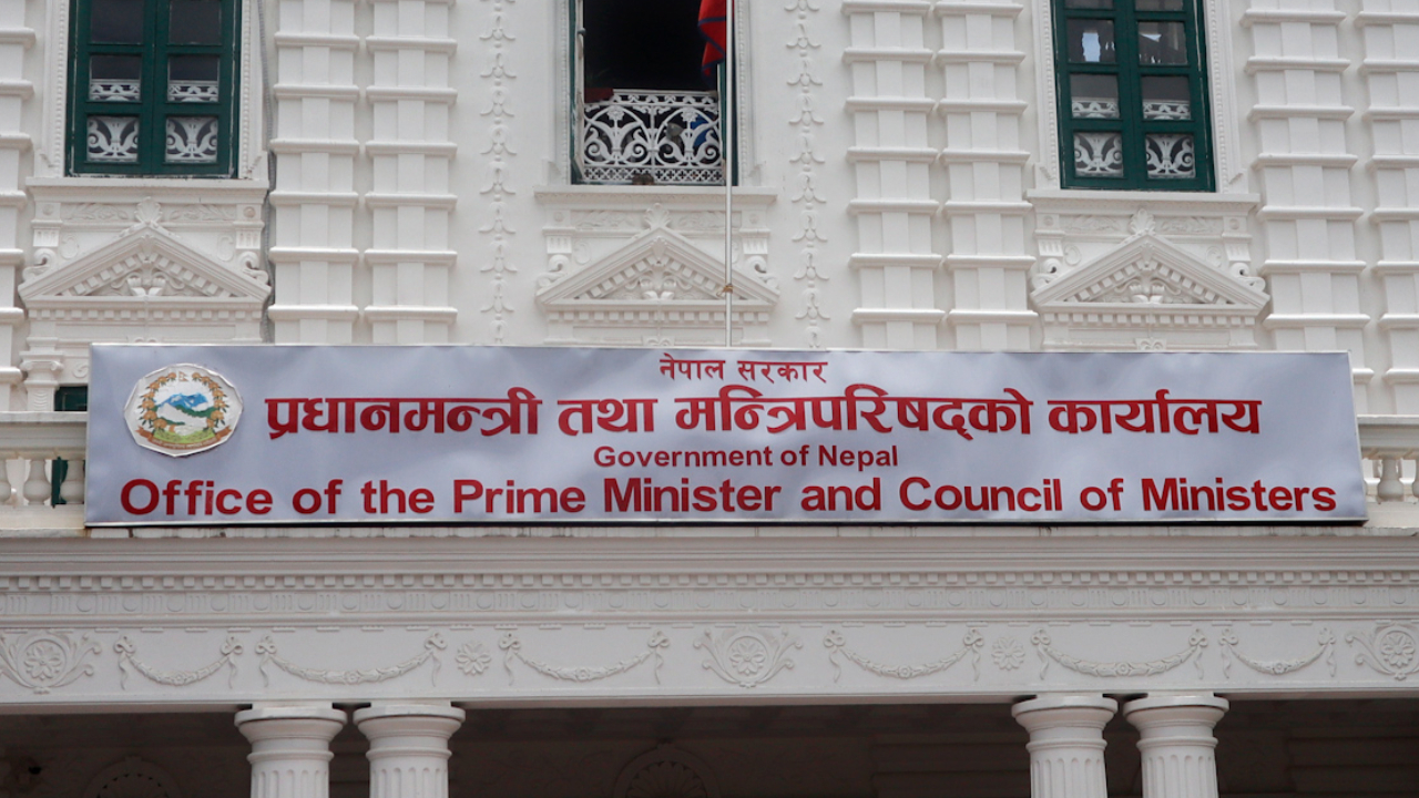विपद्भमा कर्मचारीहरु अत्यवश्यक काममा बाहेक विदामा नबस्ने