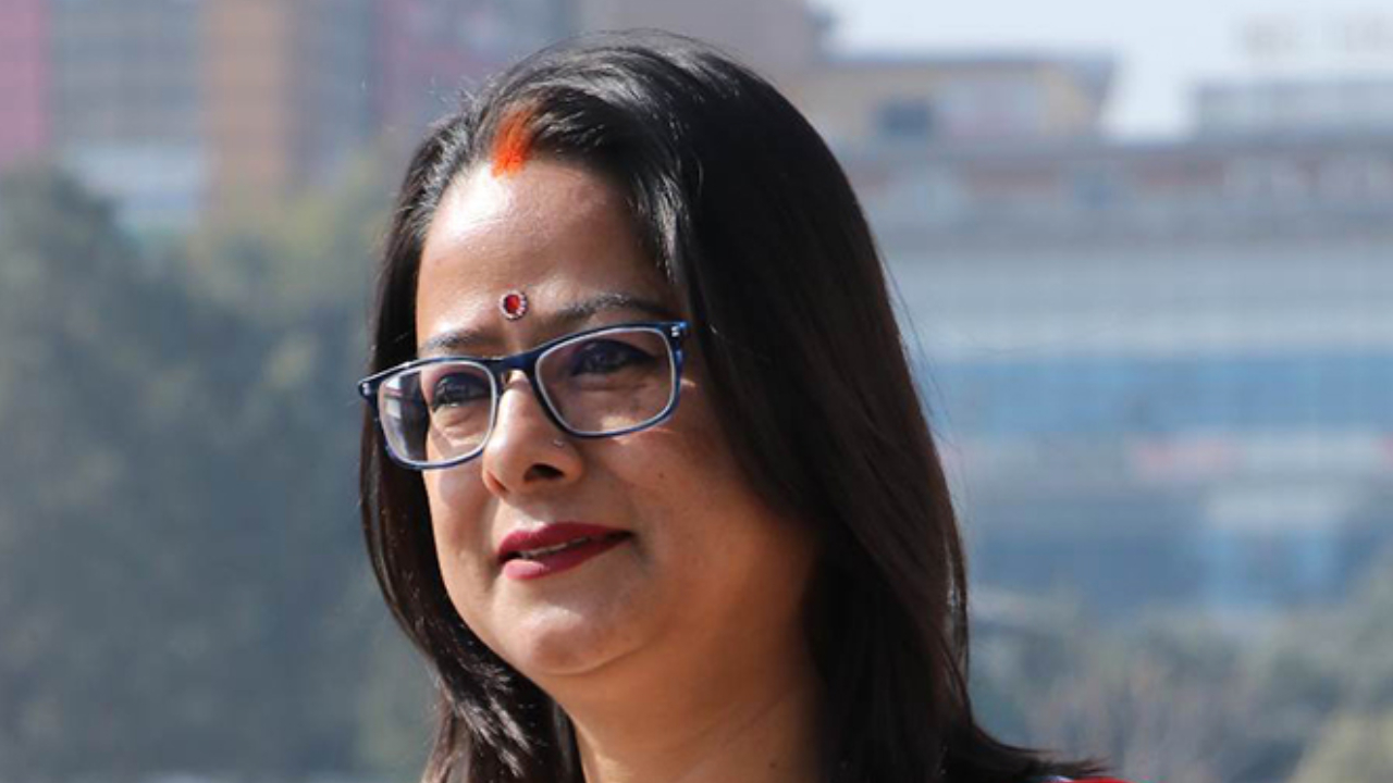 घुसकाण्डमा जोडिइन् रञ्जिता : ‘क्यास चाहियो, ड्राइभर पठाइदिऊँ ?’