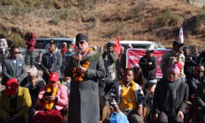 जनयुद्धको आधार इलाकाको विकासमा केन्द्रित हुने प्रचण्डको प्रतिबद्धता