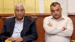 औपचारिक रूपमा फुट्यो कांग्रेस